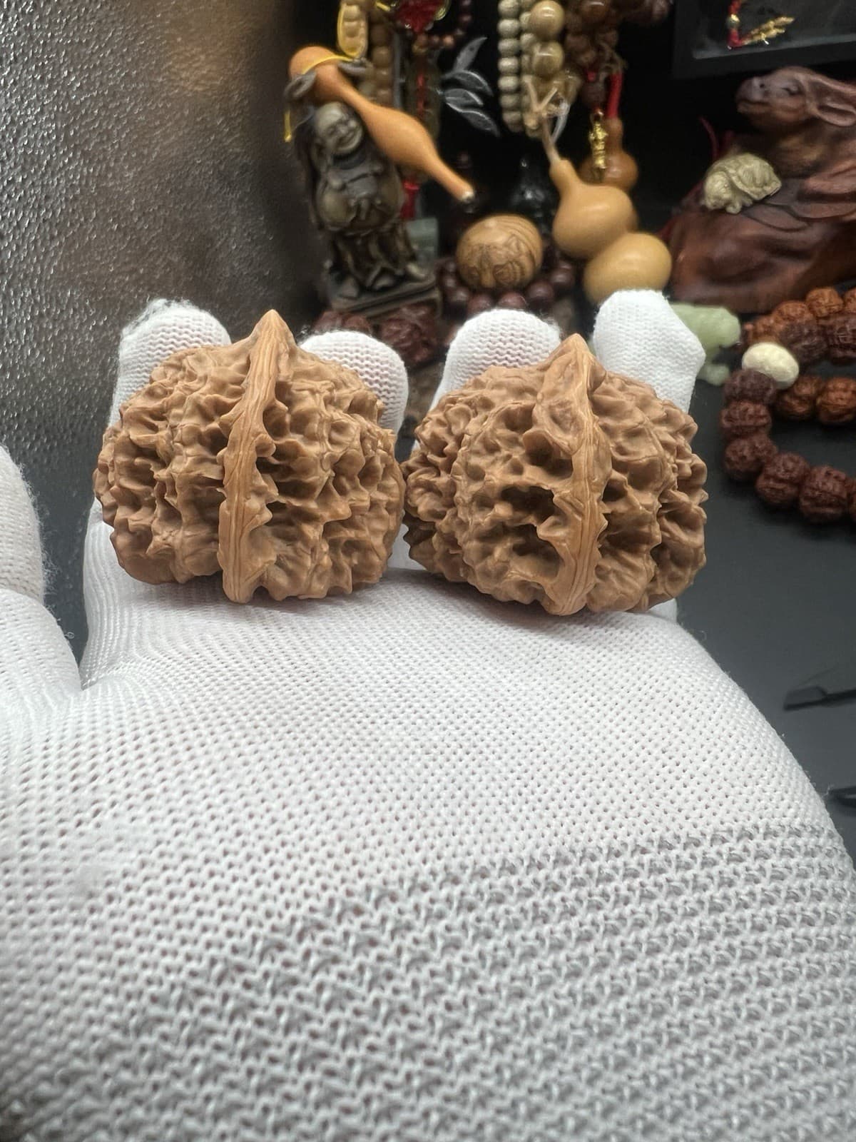 Pair of  Match Chinese Health Walnut 50×46×40mm 精配文玩核桃大尺码～桃心桩麒麟纹官帽 5