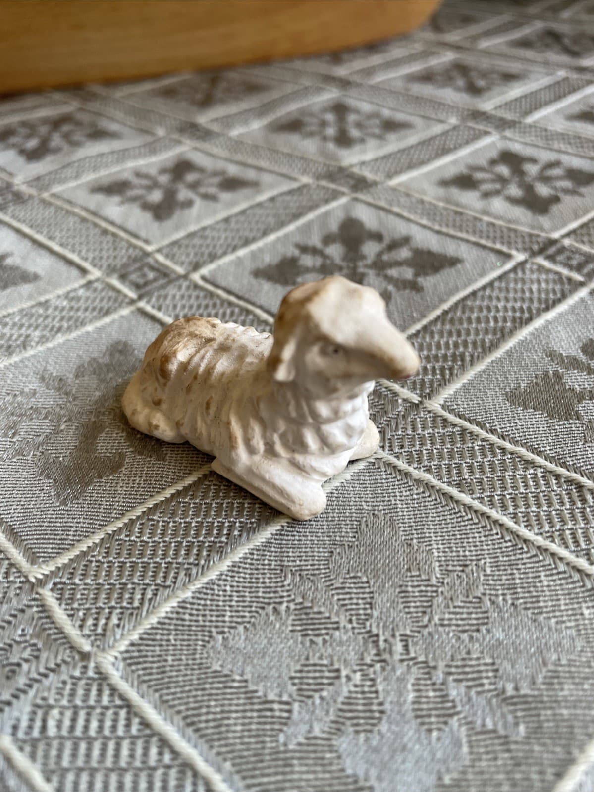 Small Flock of Vintage Small Sheep Lamb Laying Nativity Lamb Figurines Unmarked 6