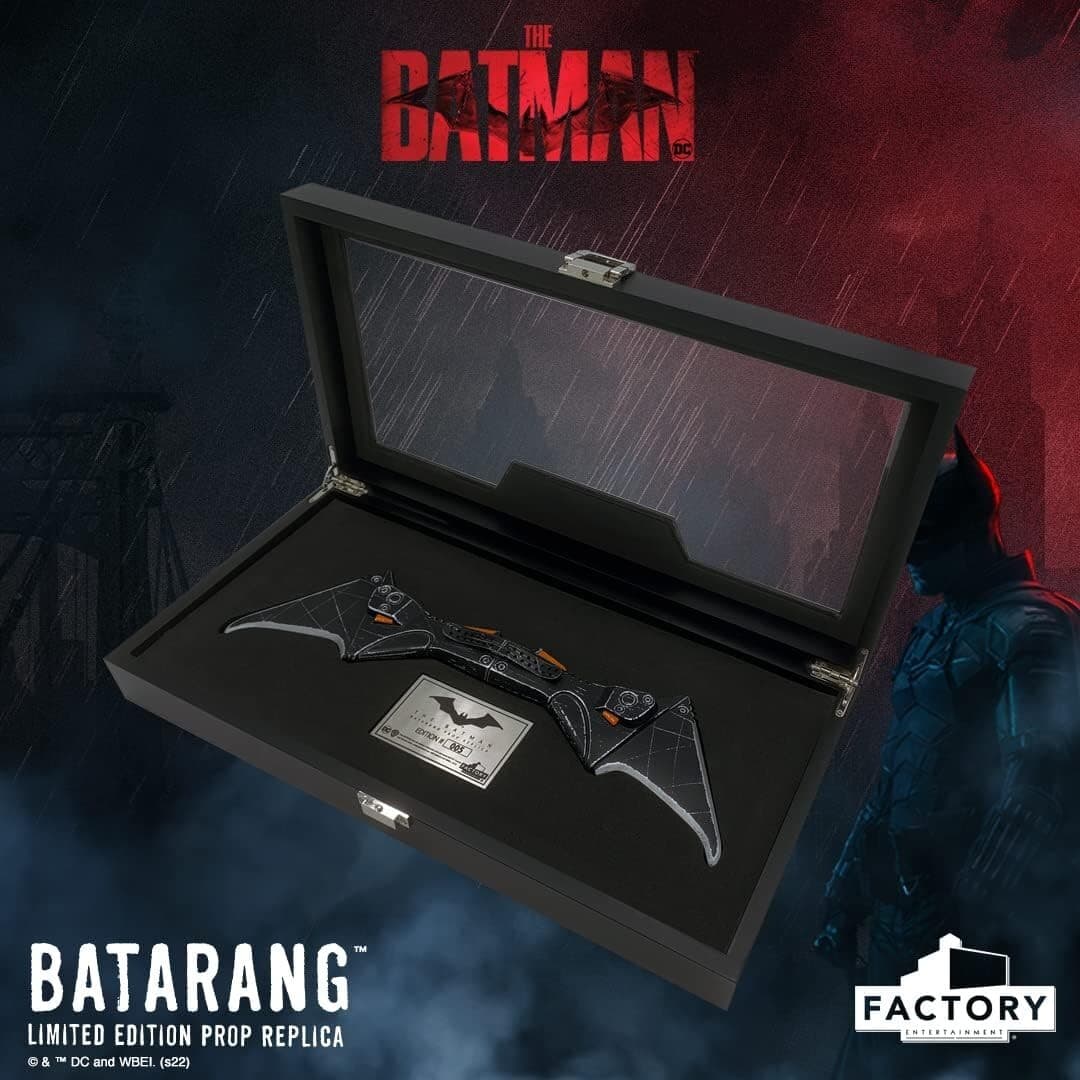 Factory Entertainment 1:1 The Batman Dark Knight Batarang Prop Replica 6