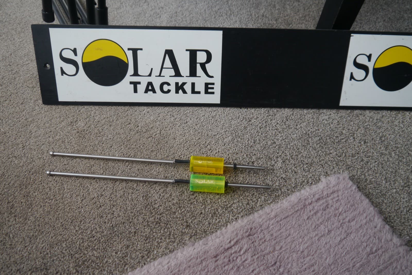SOLAR TACKLE MONKEY CLIMBERS OLD SKOOL WITH NEEDLES USED COARSE FISHING TACKLE