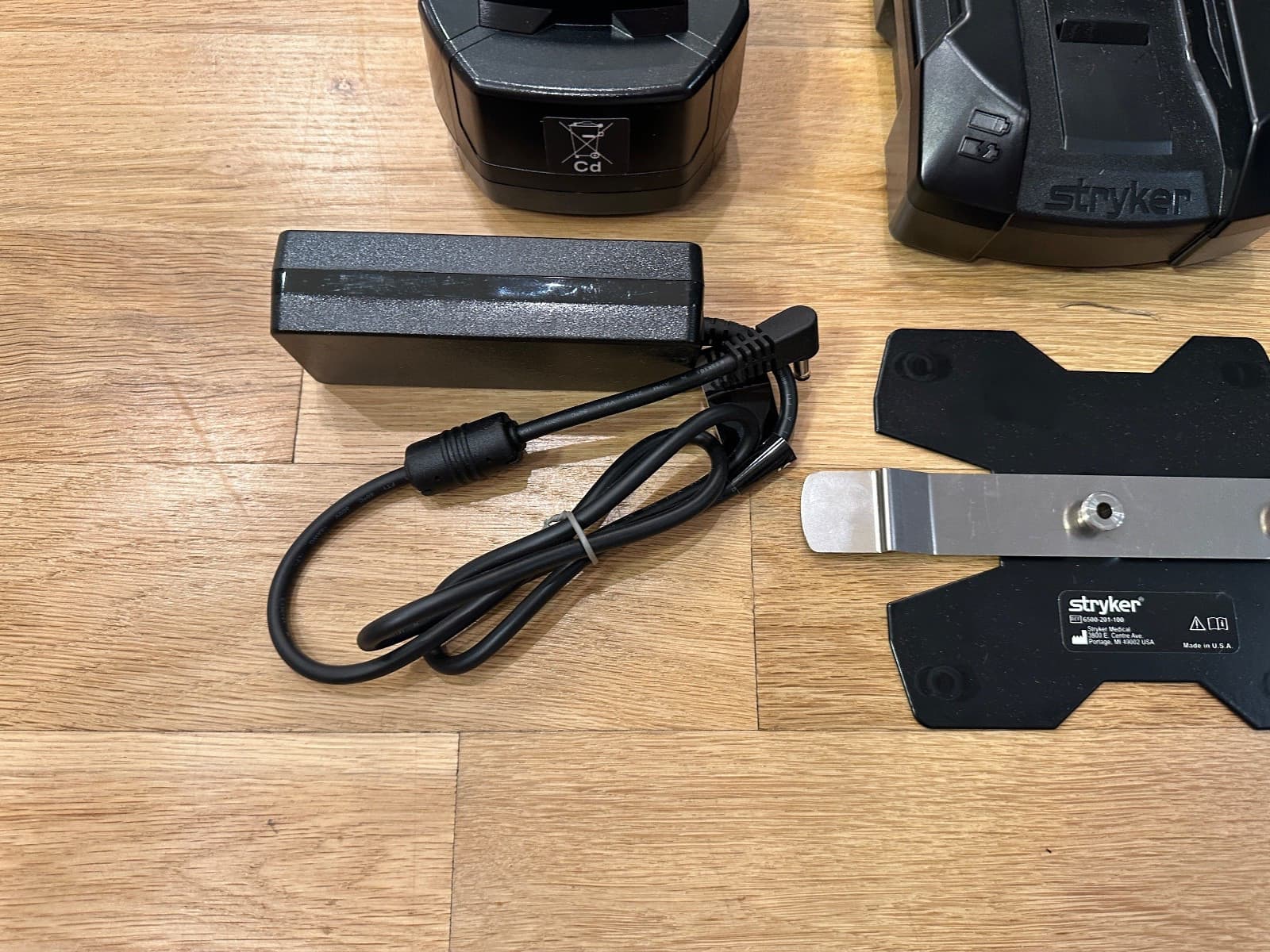 New Stryker SMRT Battery Power Kit for Power Pro Cots / 2 Batteries and Charger 4