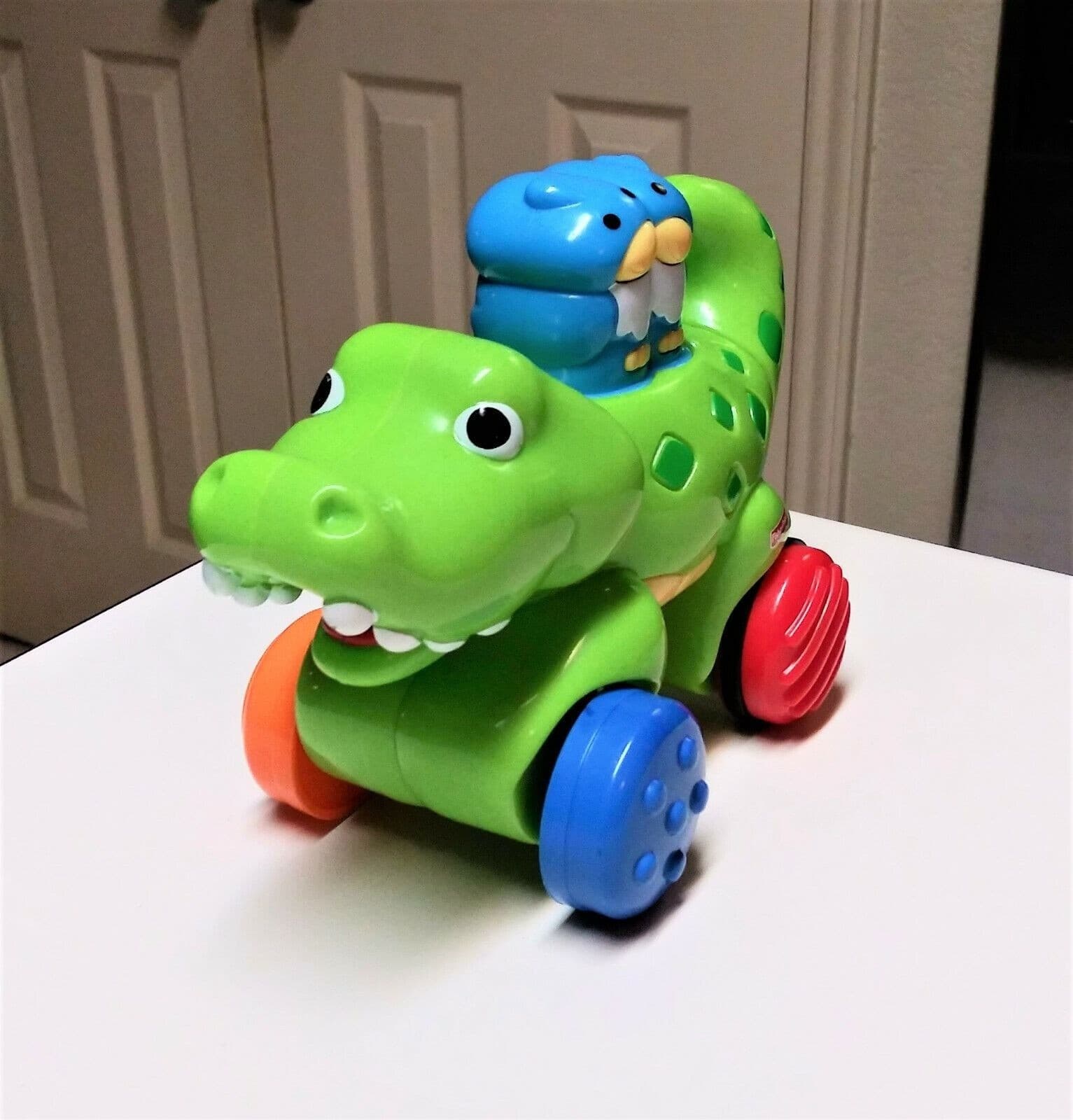Fisher Price Amazing Animals Press N Go Alligator Crocodile Rolls Click Kid Toy 2