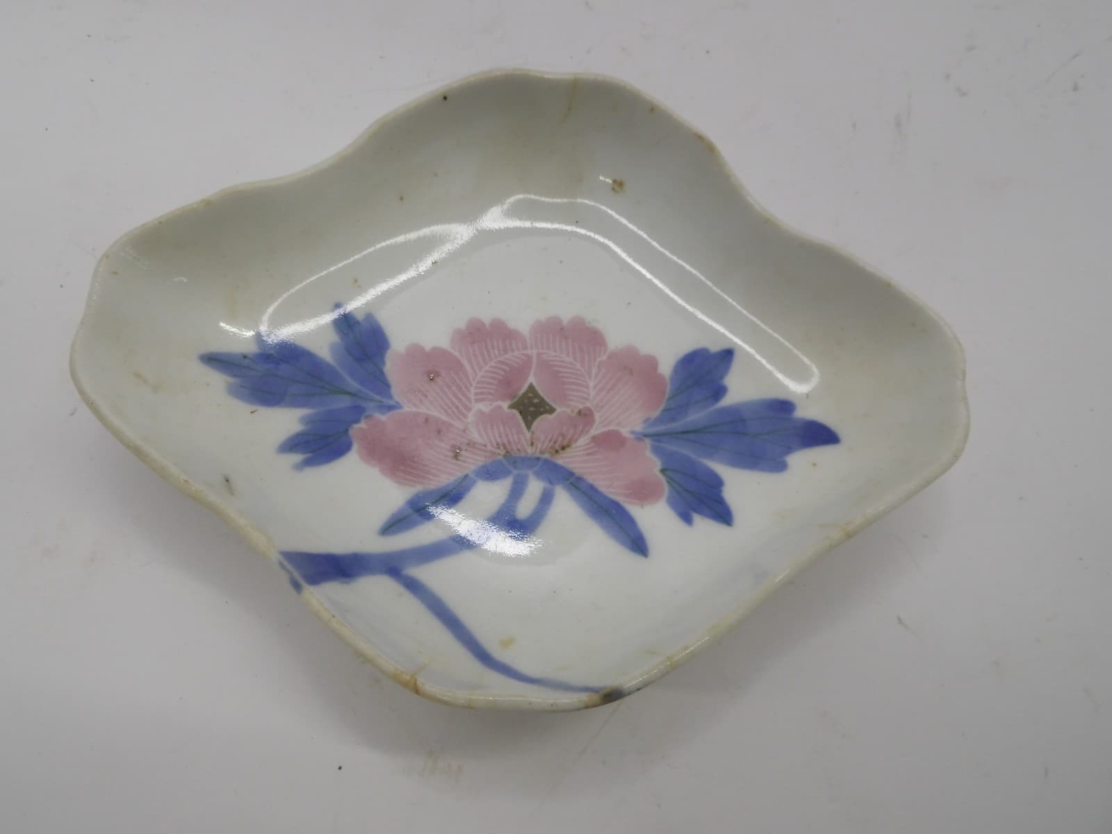 Japanese Arita Imari Porcelain Bowl Pink and Blue Flower
