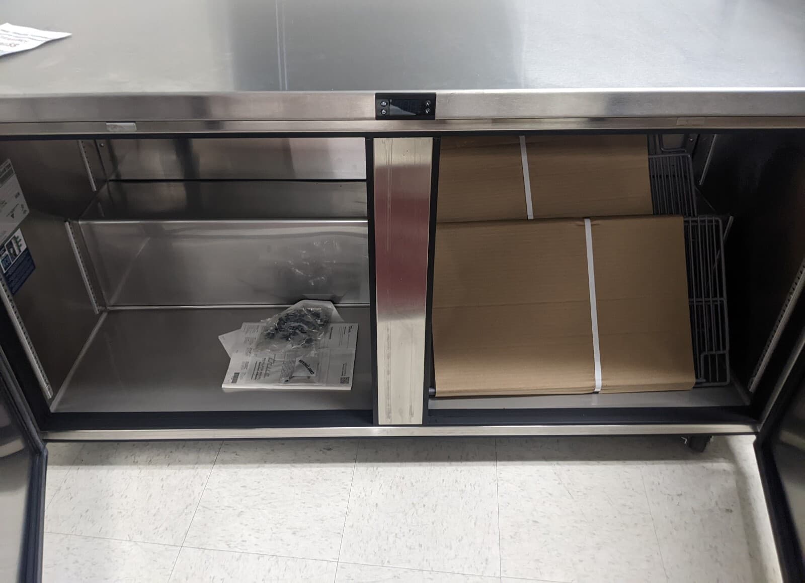 True TUC-60-ADA-HCSPEC3 Undercounter Solid Door Refrigerator, 34" Working Height 4