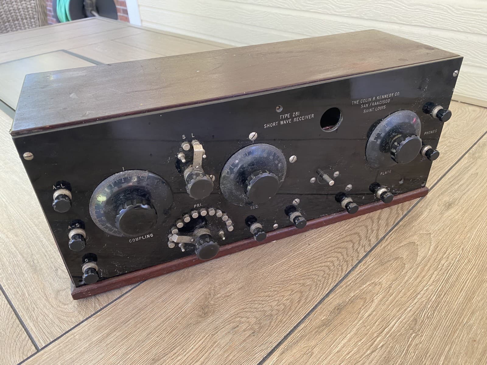 Kennedy 281 Radio w/ UX-201A Detector Tube & 6 Extra Tubes (UNTESTED)  1920-30s