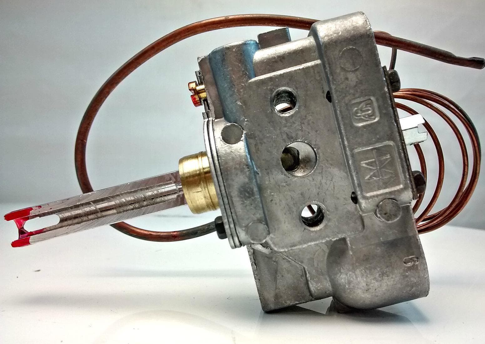 Gas Thermostat 5395G0001 Gen VI Series  5390 Oven  Vertical Flange Spark