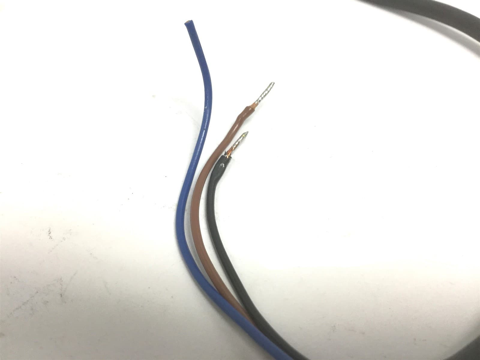 Seeka F1RM-PN Fiber Optic Sensor, Brown: 12-24VDC, Blue: 0VDC, Black: Output 6