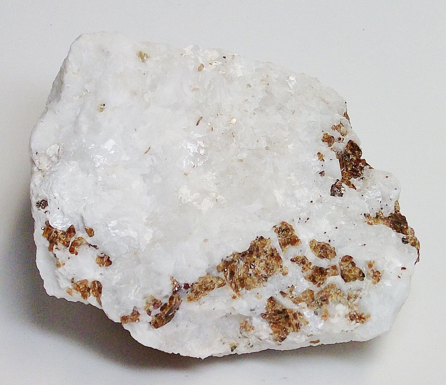 Fluorescent Dravite - Martin Marietta Texas Quarry, Baltimore Co., Maryland 2