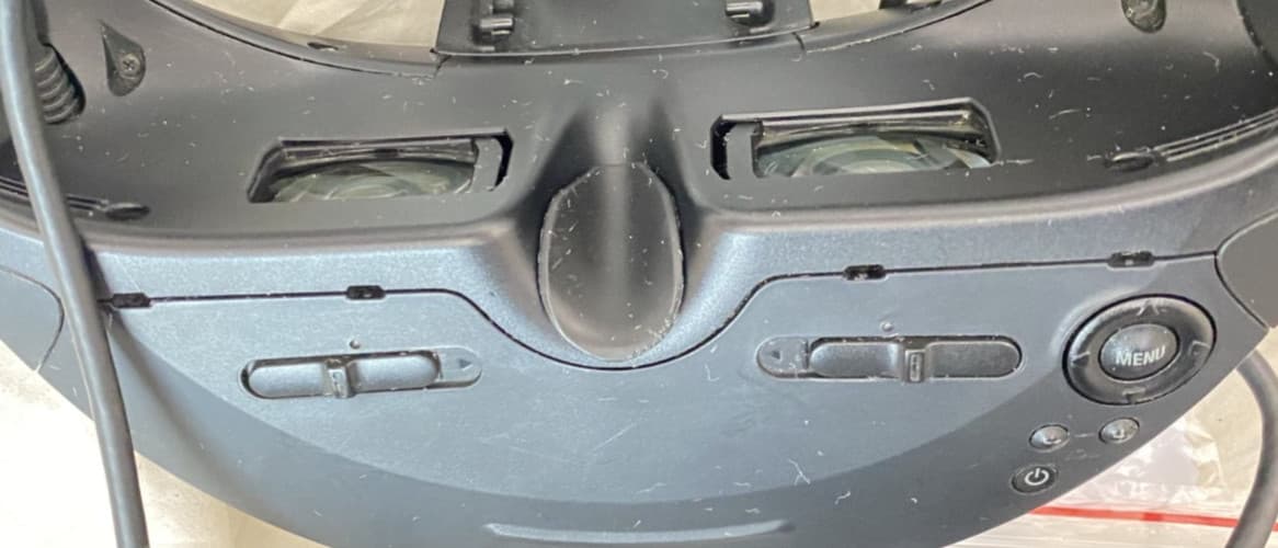 Sony Personal 3D Viewer Model HMZ-T1  H121 3