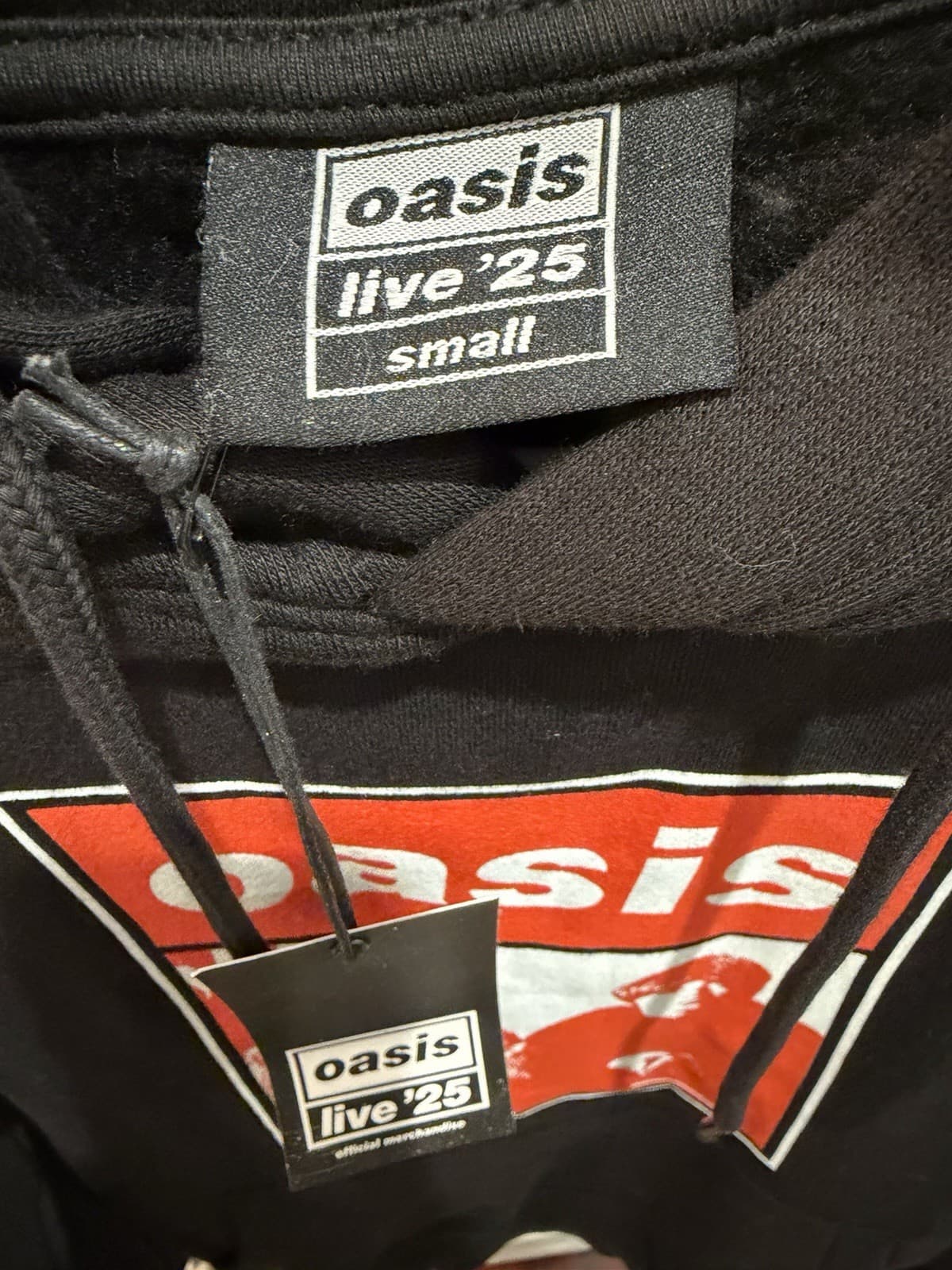 NEW OASIS Live '25 Wonderwall Red Photo Hoodie Black Size Small 5