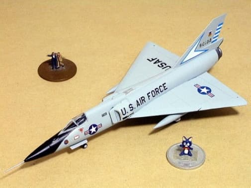 F-TOYS CENTURY 1:144 Fighter Plane Model F-106 DELTA DART LANGLEY AFB FT_100_1A 3