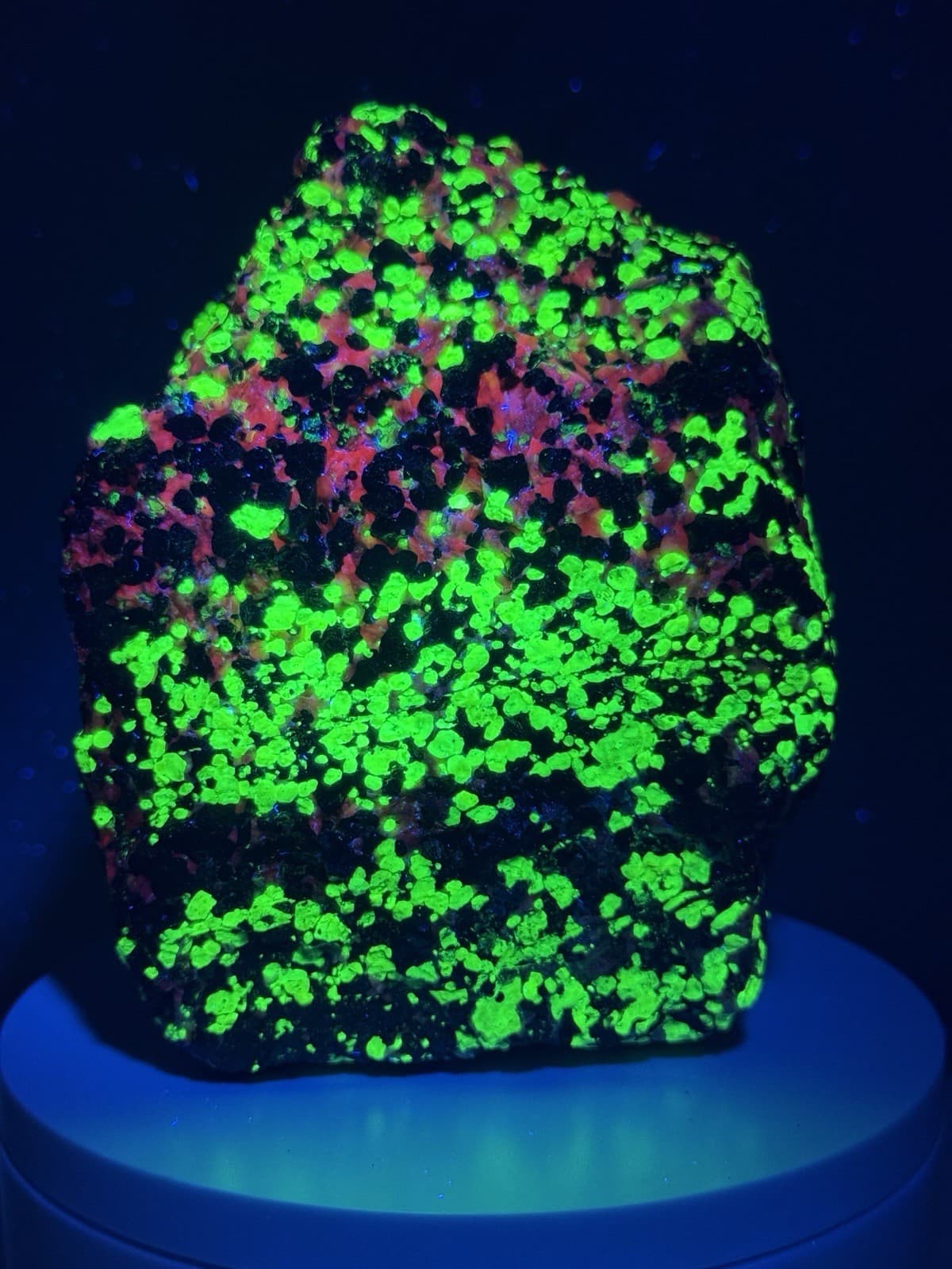 LARGE VIBRANT Franklinite, Willemite & Calcite NJ Fluorescent Mineral Specimen 2