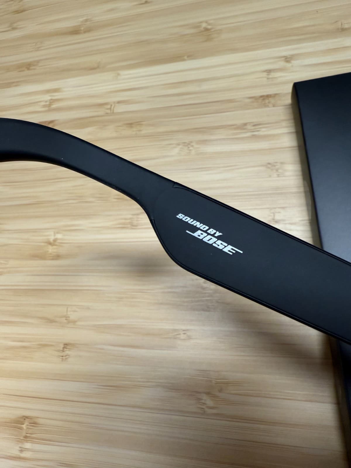 XREAL One Pro AR (M IPD 57-66mm) Glasses + Charging Hub 2