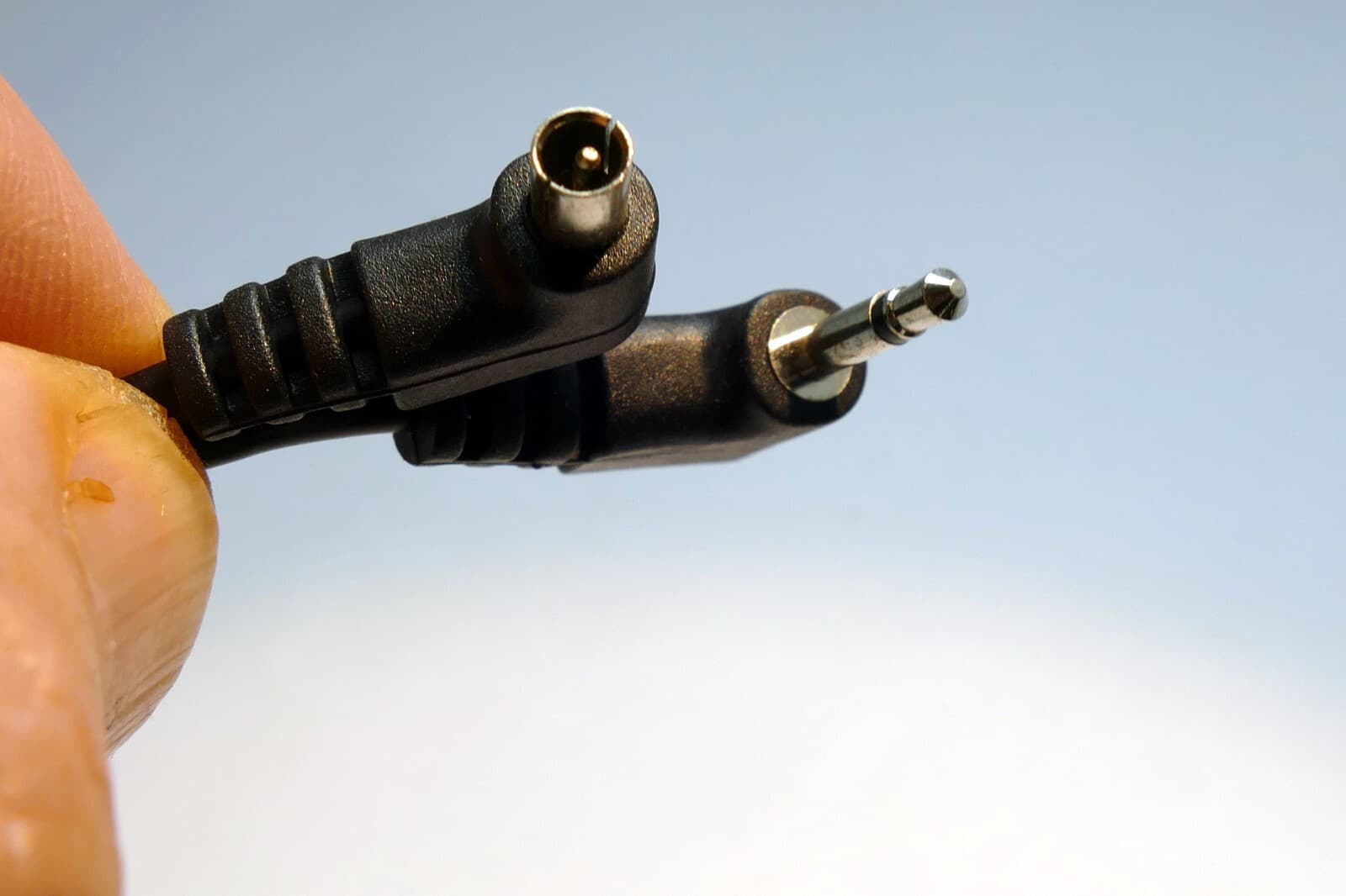 1 foot  Flash Strobe Extension Cord  PC Male to 2.5 mm  male phone camera 6