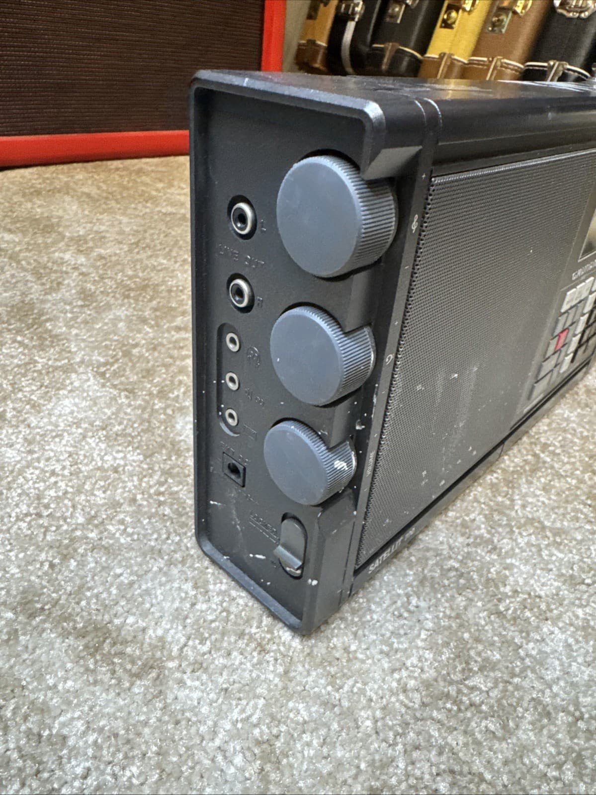 Grundig World Receiver Satellite 700 Tested & Working radio FM Satellite 2