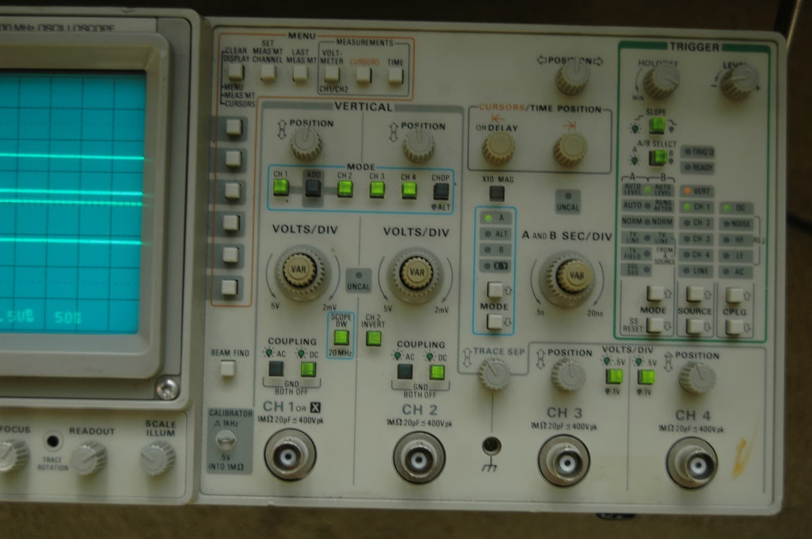 Tektronix 2246 1Y Four Channel 100 MHz Oscilloscope, two probes, power cord 3
