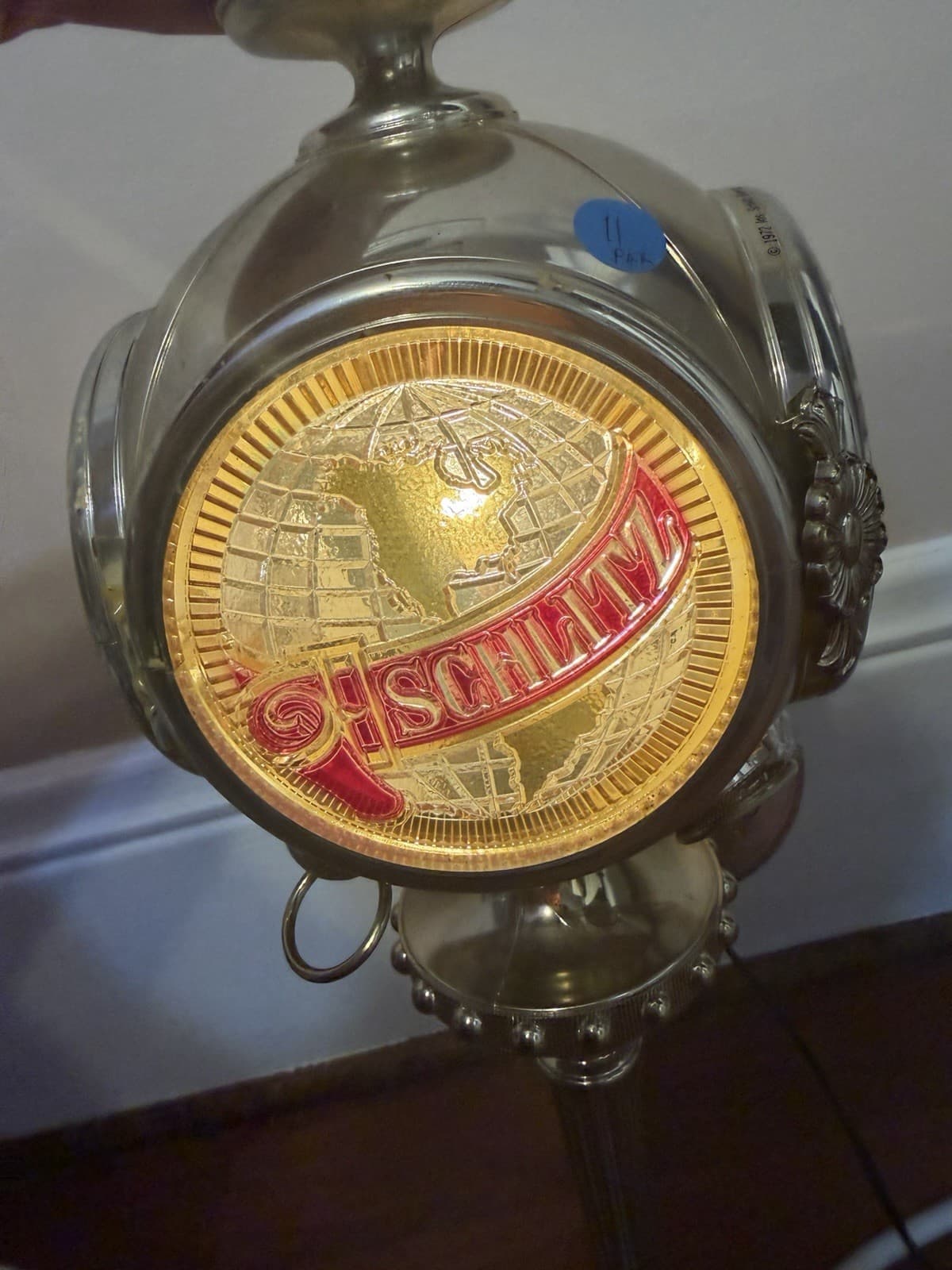 Vintage 1972 SCHLITZ Lighted Carriage Lamp Wall 5