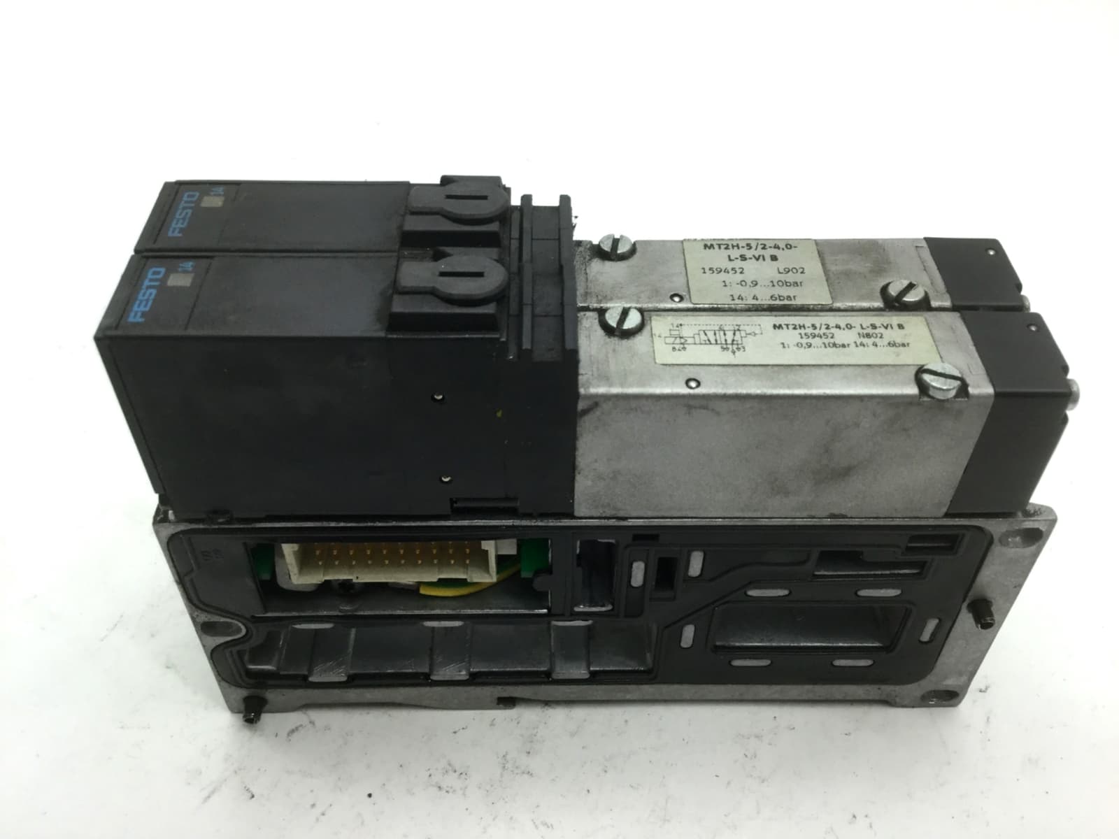 2x Festo MT2H-5/2-4.0-L-S-VI Solenoid Valves, On VIGM-03-4.0 Manifold Block 2