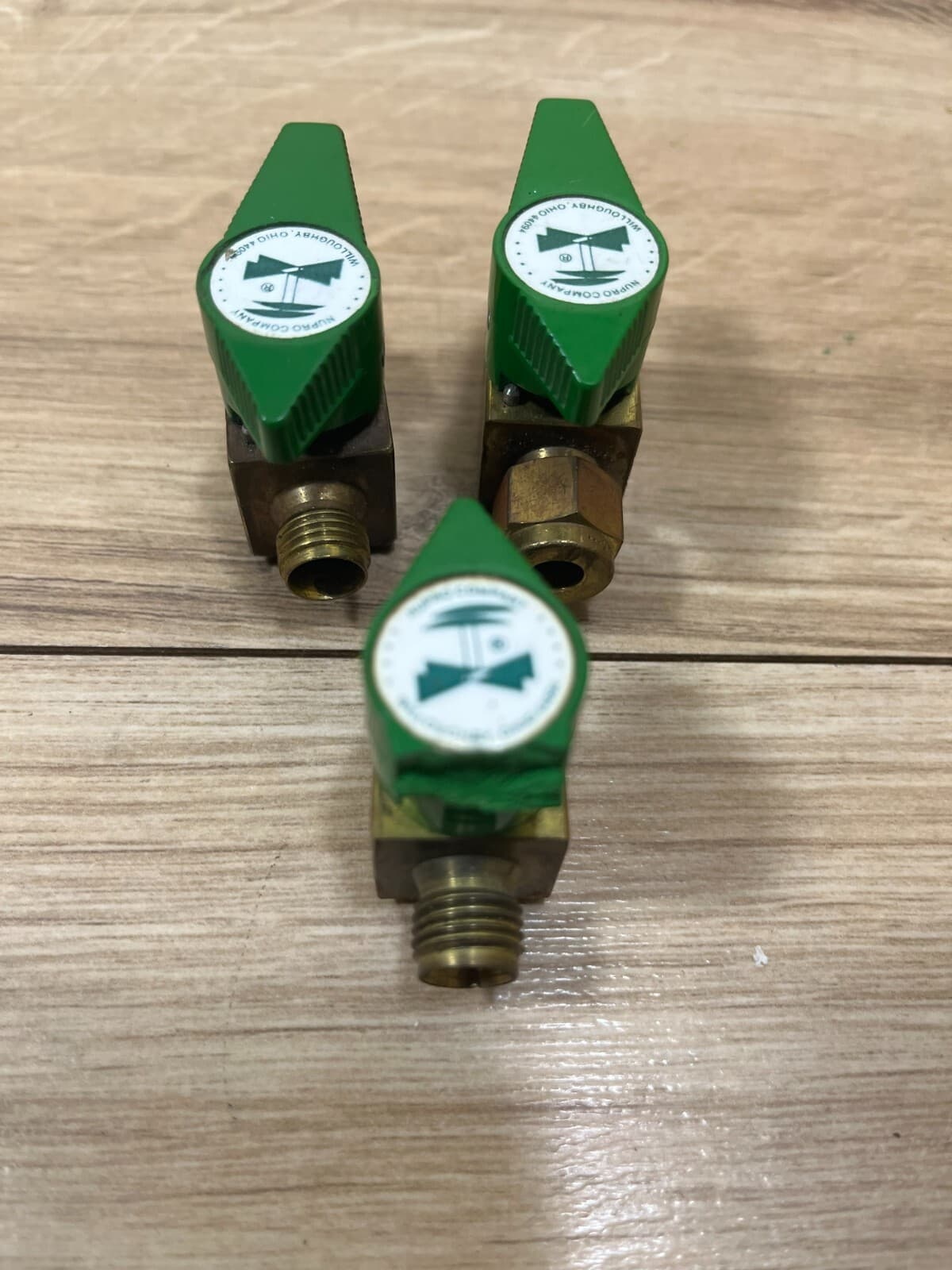 3-1/4" Tube Brass Plug Valve Nupro Swagelok B-4P4T PRE - OWNED parts 2