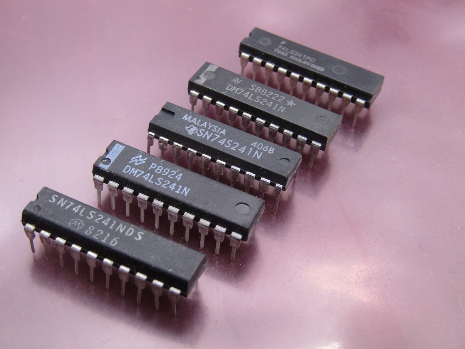 ( 5 PCS )  74LS241PC Octal 3-STATE Buffer/Line Driver/Line Receiver Mixed Brands