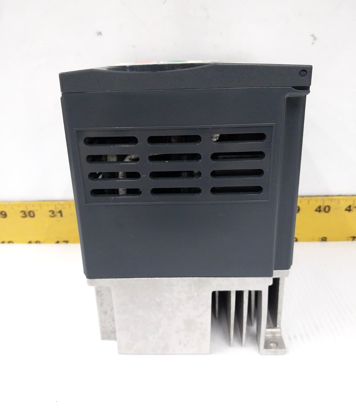 NEW SCHNEIDER 3 HP AC VFD VARIABLE SPEED DRIVE 2.2kW 480 VAC  ATV212HU22N4 6