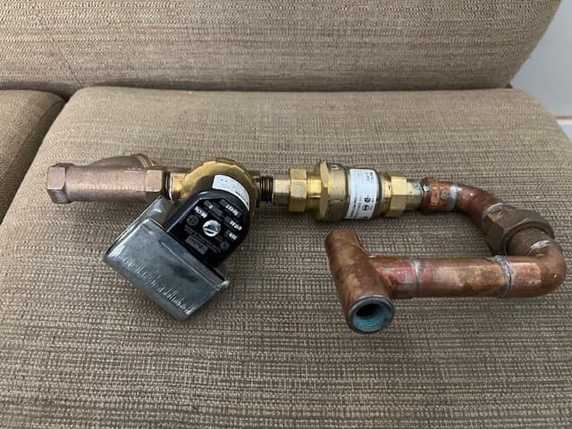 Watts 1/2" Series Pipe 9D-M3 with Reduced Pressure Backflow Preventer 175 PSI 4