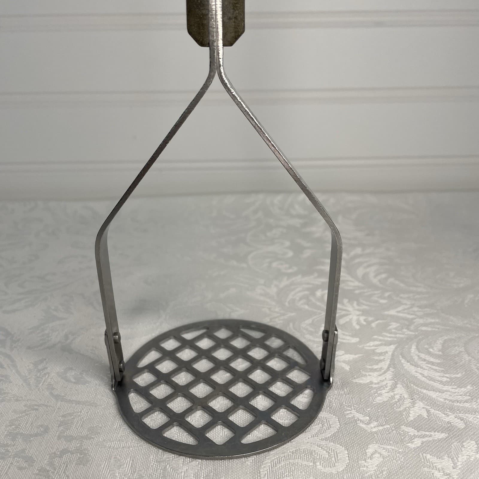 Vintage Ekco Potato Vegetable Food Masher Stainless Vanadium Composite Handle 9" 4