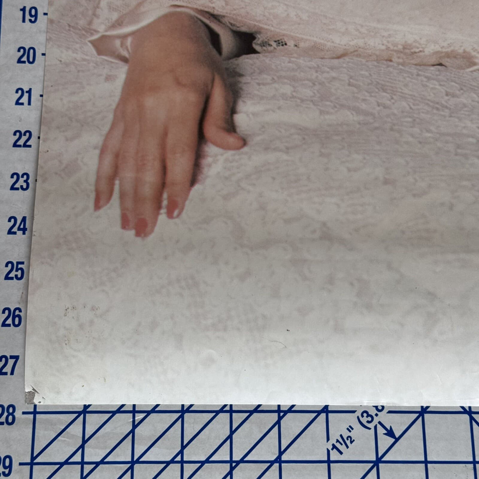 Jaclyn Smith  Vintage 1977 Poster 20”x28”  2