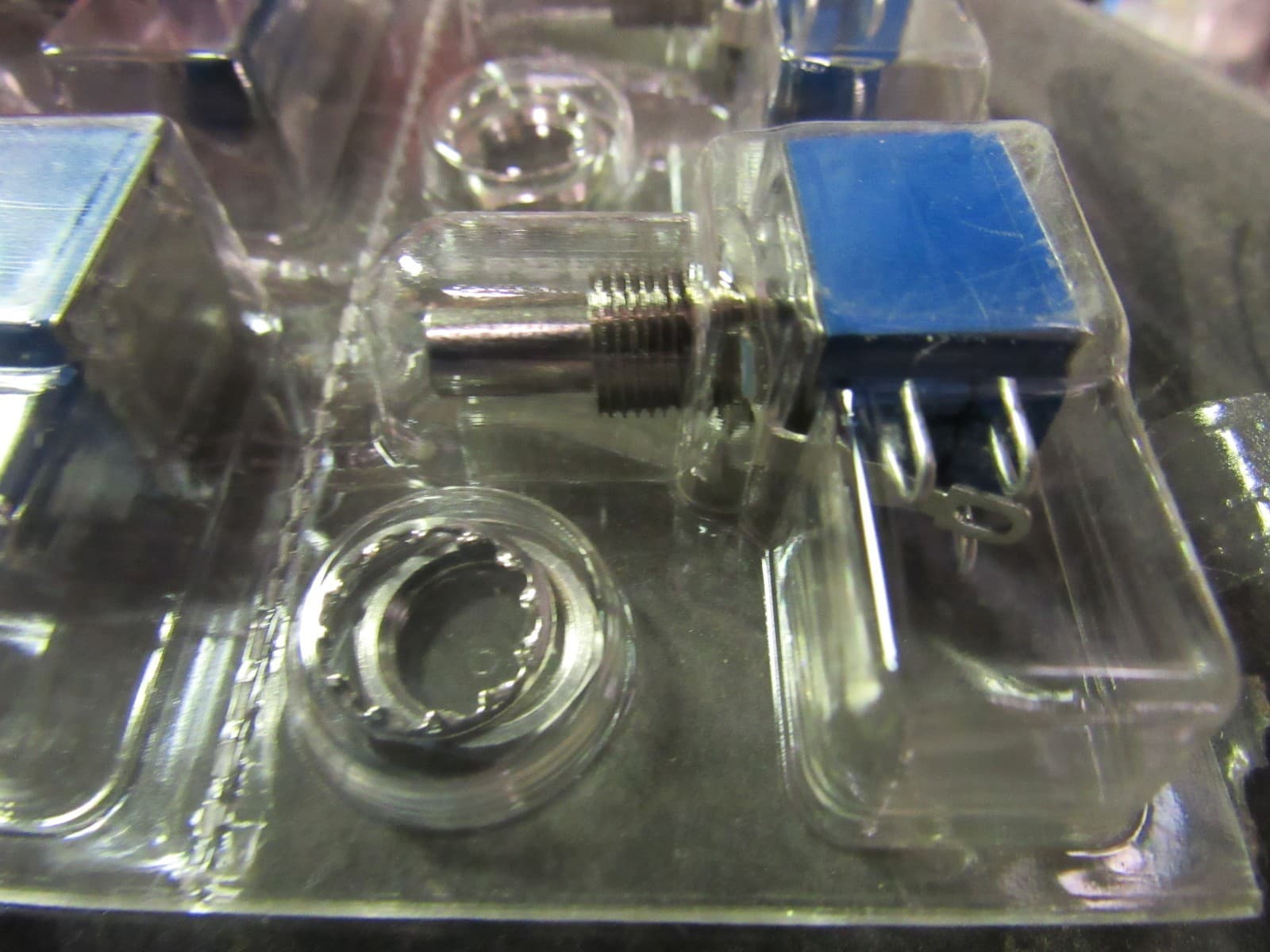 BOURNS 82A1D-A24-BA0/187L 250K OHM POTENTIOMETER ROTARY ***NIB*** 4