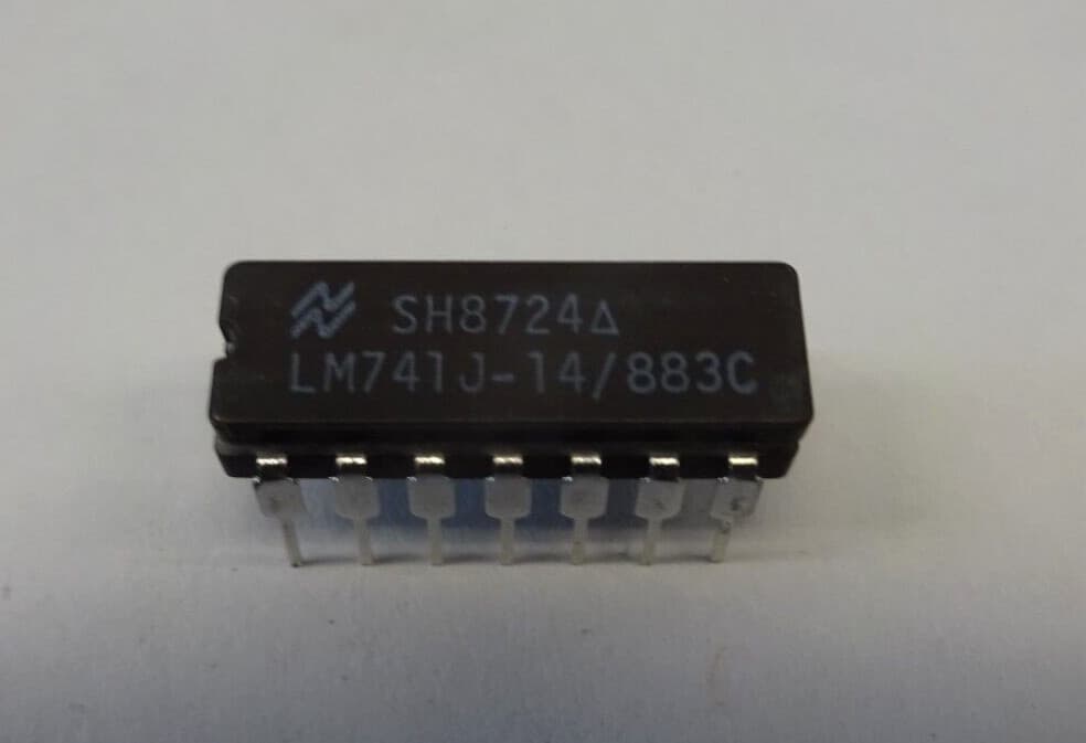 Lot of 2, LM741J-14/88 Operational Amplifier, Single Op Amp, DIP IC