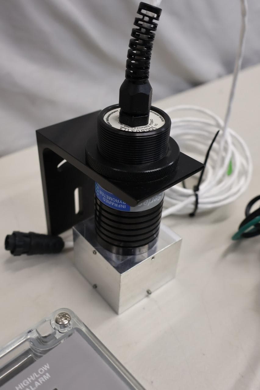 Omega OS550A Series Infrared Industrial Pyrometer 6