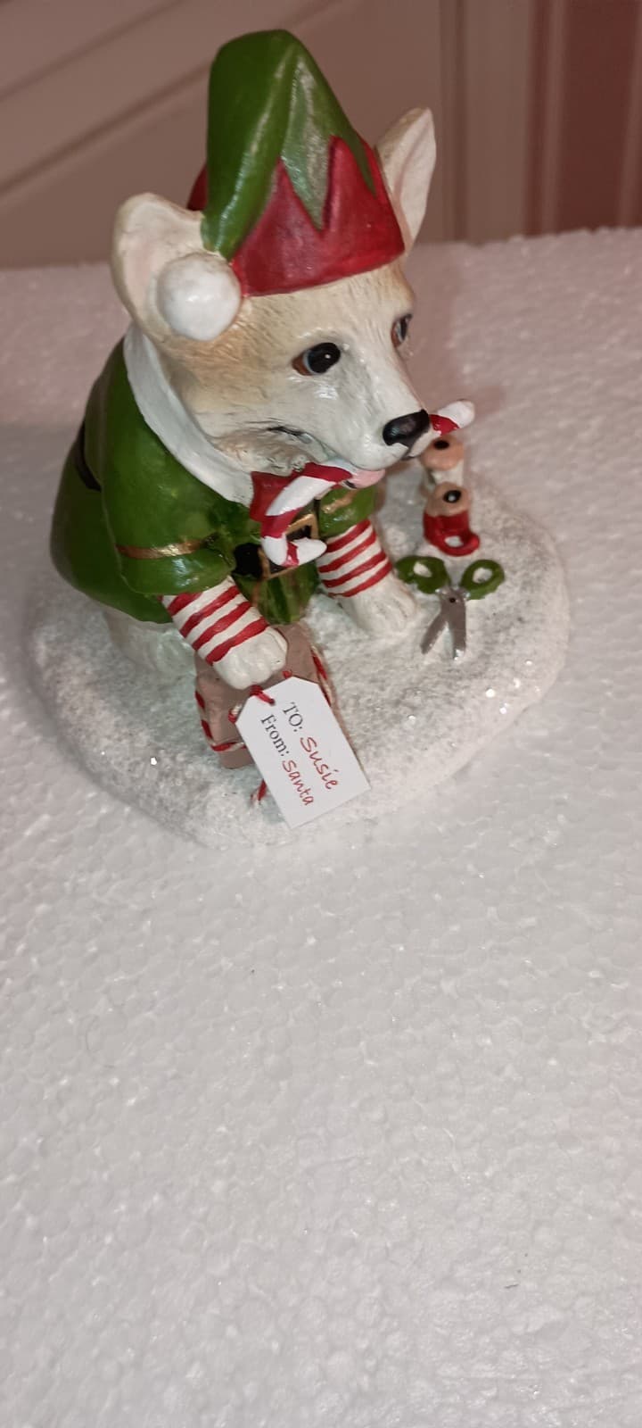 BETHANY LOWE-HOLIDAY- WRAPPING IT UP CORGI FIGURINE -NEW 2023 2