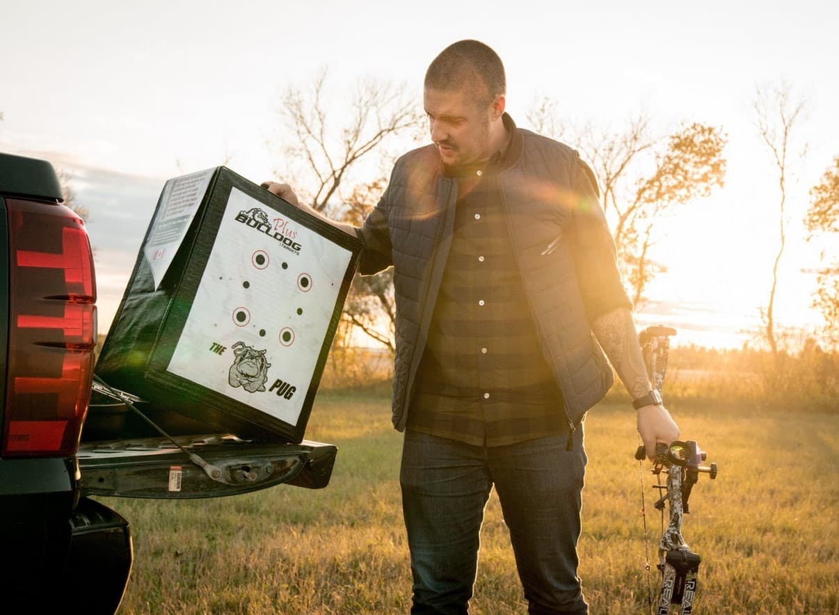 Bulldog Targets Doghouse Pug Archery Target PLUS Series with 2-Finger Arrow Pull 3