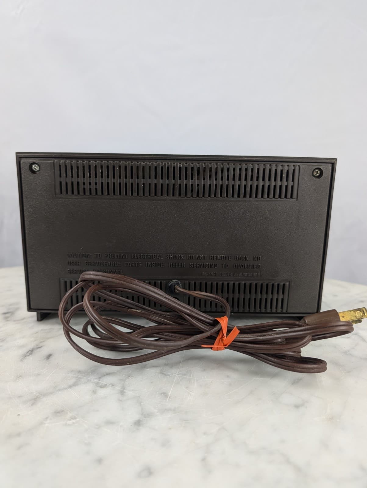 GE General Electric Vintage RADIO T2100B 1960s Mid Century Modern AM Radio Works 6