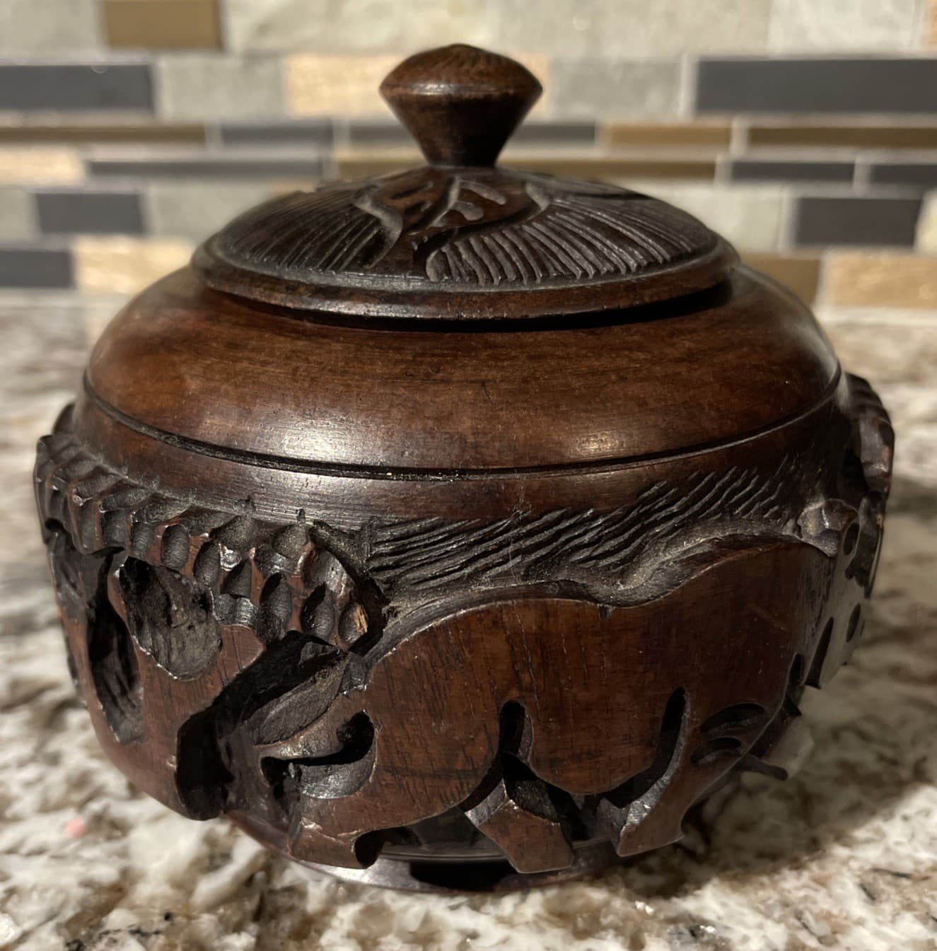 African Carved Brown Wooden Bowl Rhinoceros Elephant Tree Design With Lid! MZZ8