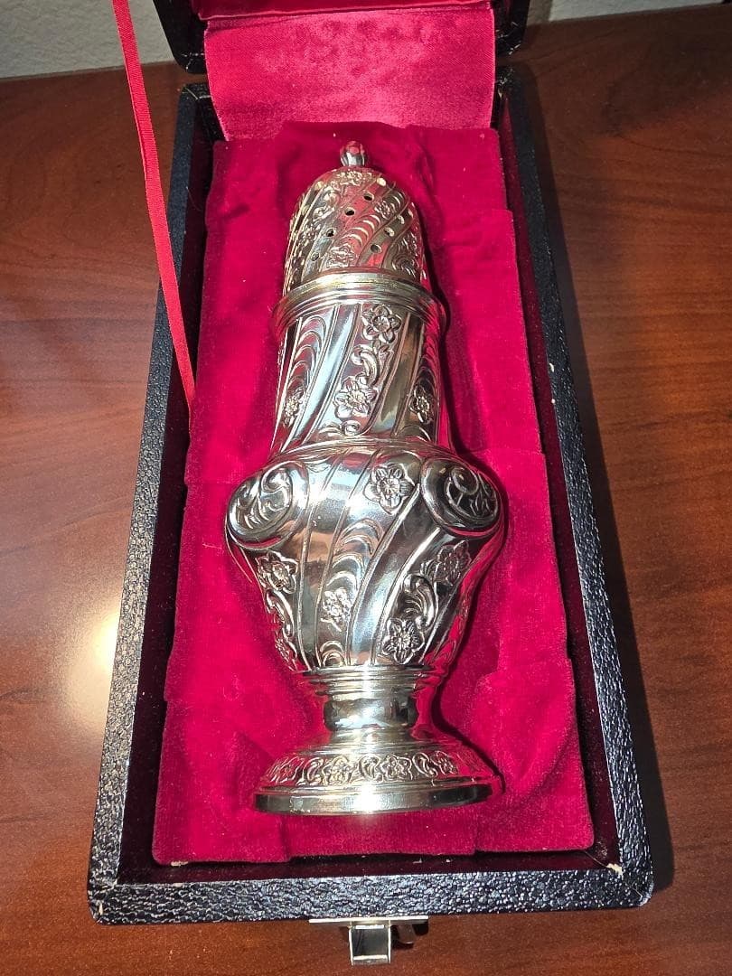 Vintage Silver-Plated Sugar Caster / Muffineer w/ Box – Ornate Rococo Shaker 7"