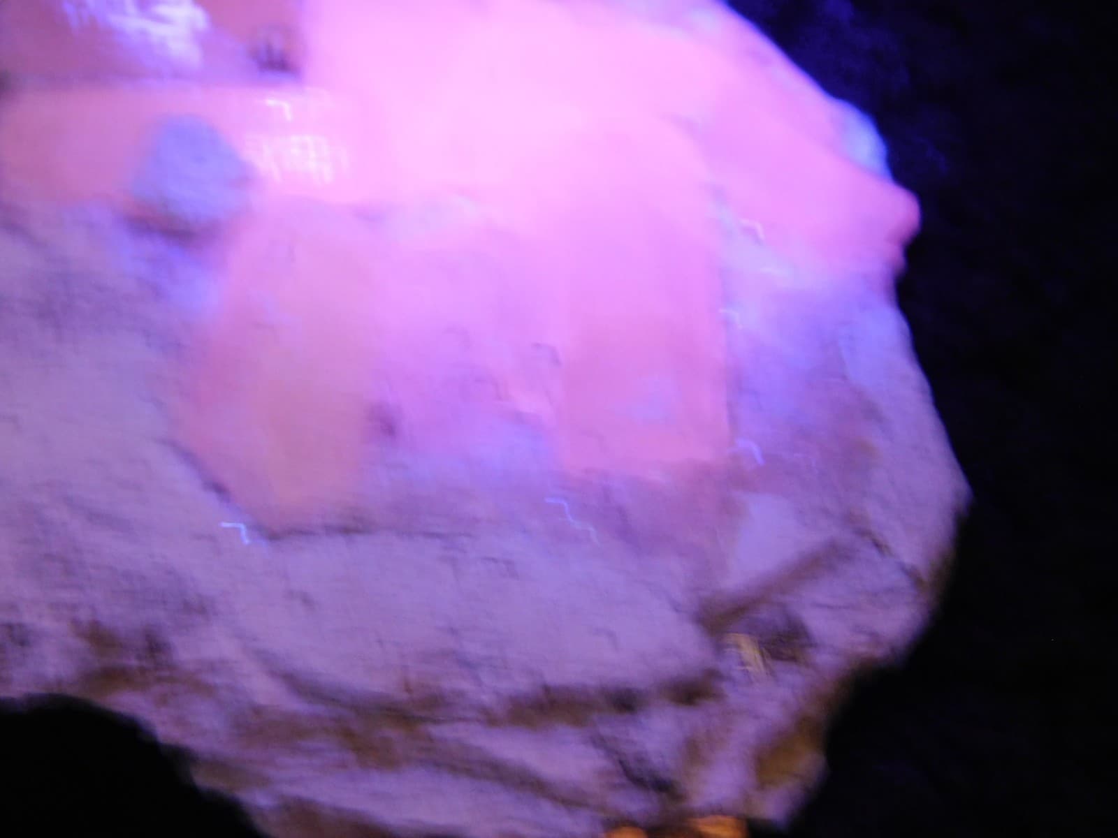 FLUORESCENT Calcite Crystal Cluster w/ PYRITE Crystals! 100% Natural Peru 188gr 5