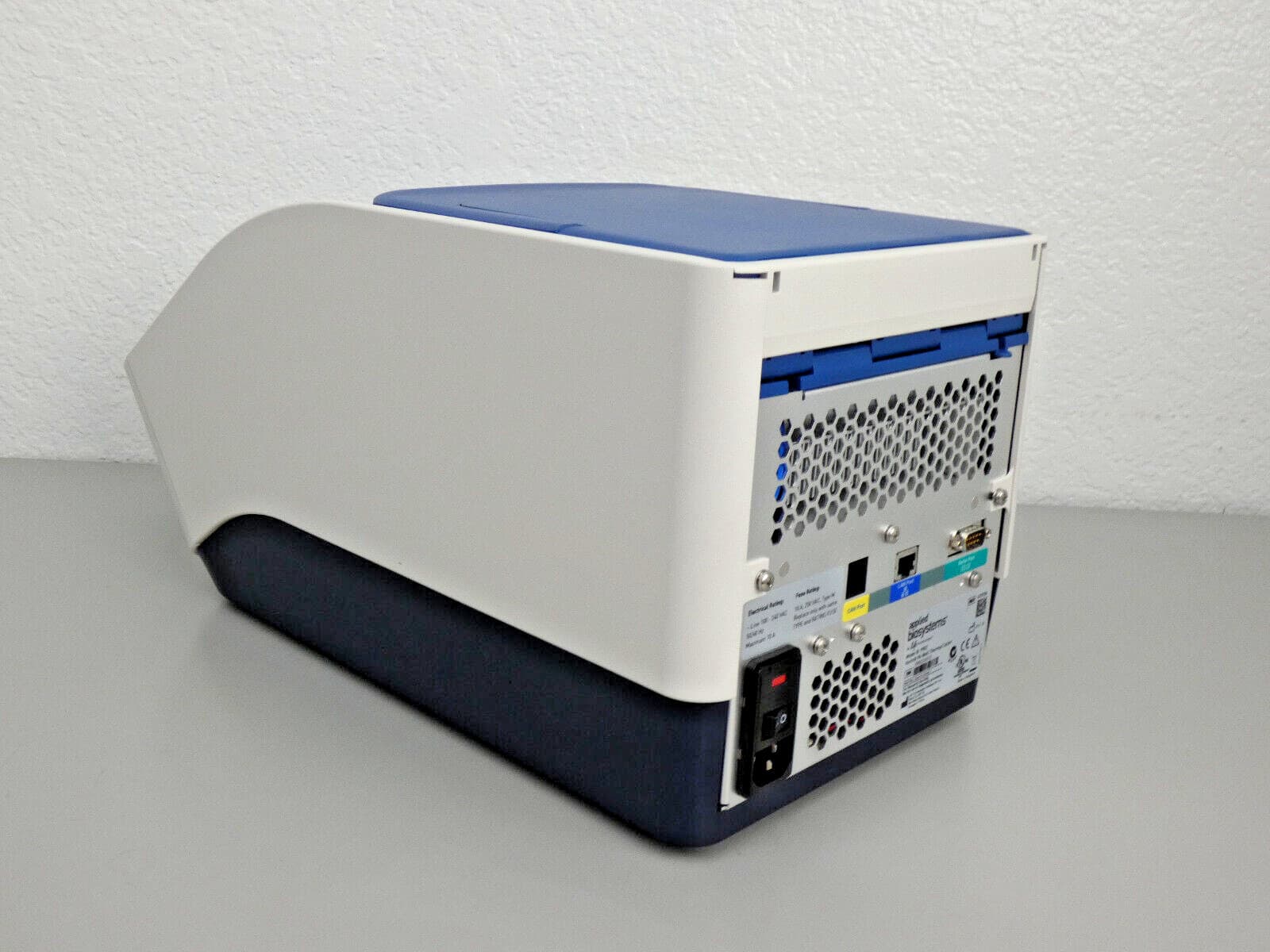 Applied Biosystems Veriti Thermal Cycler, 96-Well 4