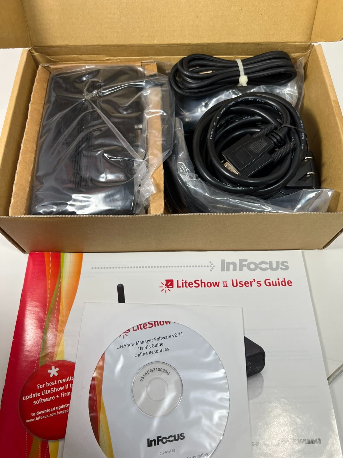 InFocus LiteShow II Secure Wireless Wifi Projection System for any VGA Projector 4