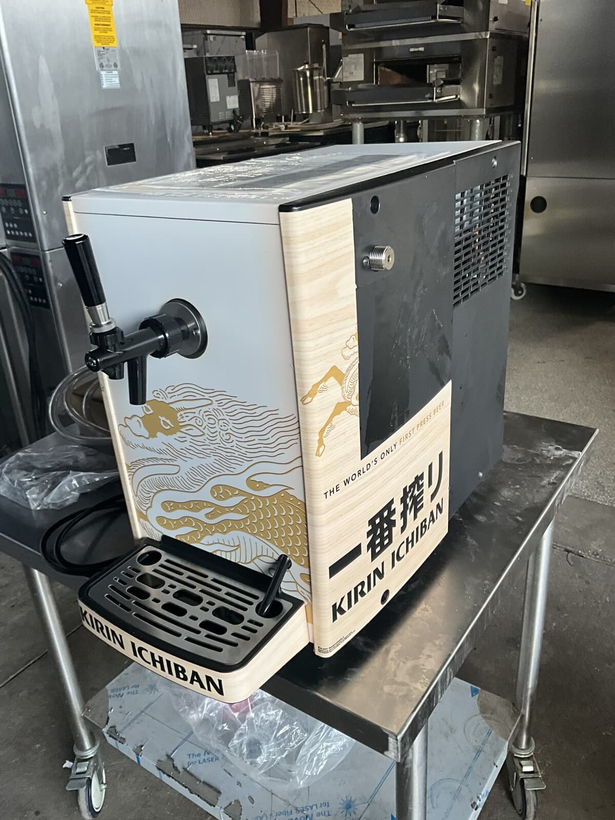 Hoshizaki Lancer DBF-40SAC 13" Kegerator Refrigerated Beer Dispenser w/ Faucet 2