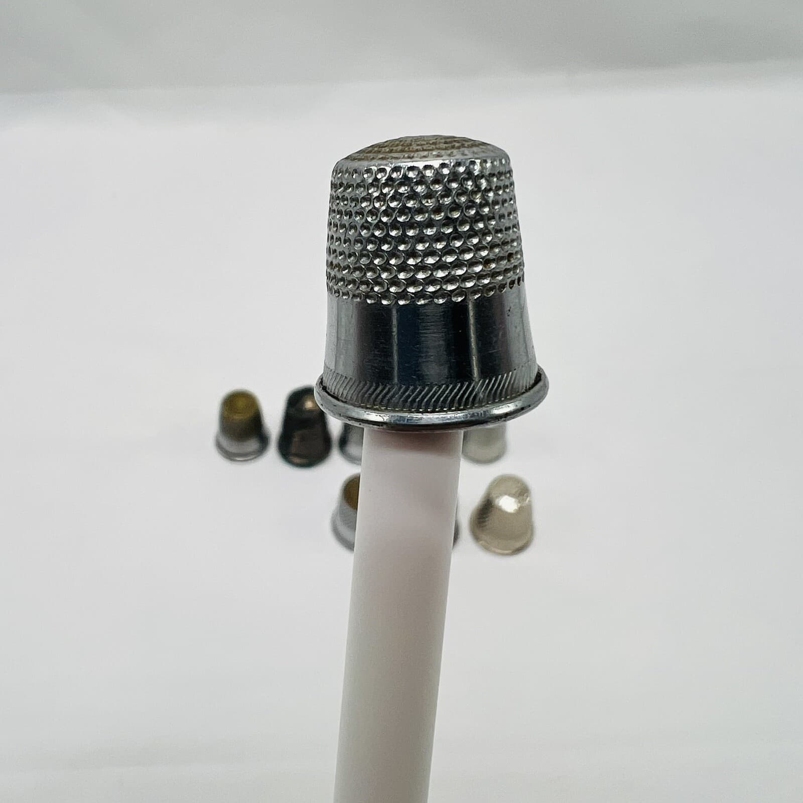 Thimbles Vintage Metal Thimbles Lot of 10 Pieces Various Sizes 3