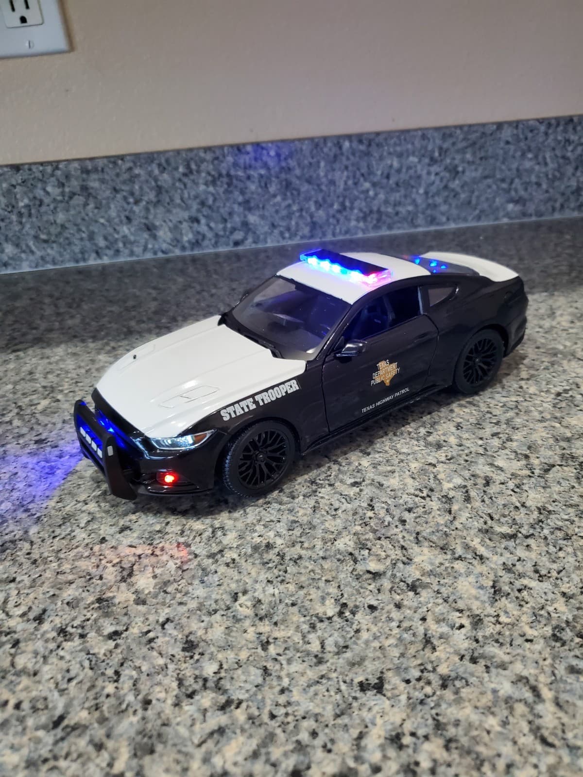 Texas State Trooper DPS Mustang w/ All Flashing Lights 6
