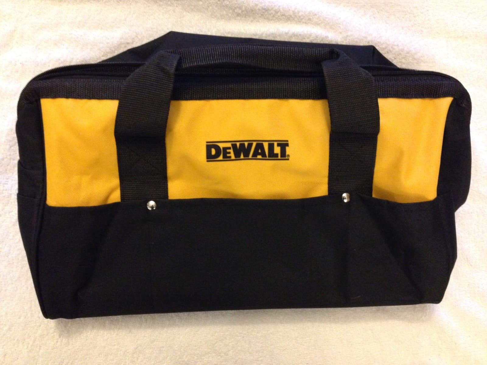 New Dewalt DCK019 Tool Bag Heavy Duty Ballistic Nylon 19” x 12" x11" w 6 pockets
