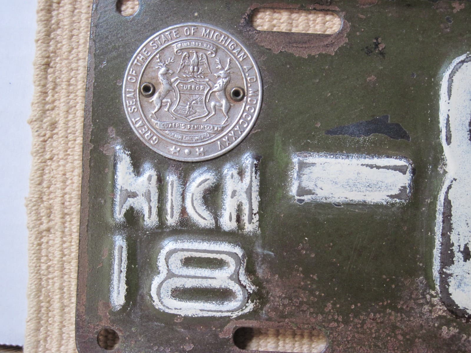 Vintage 1918 Michigan Touched up license Plate with Original Seal. 3