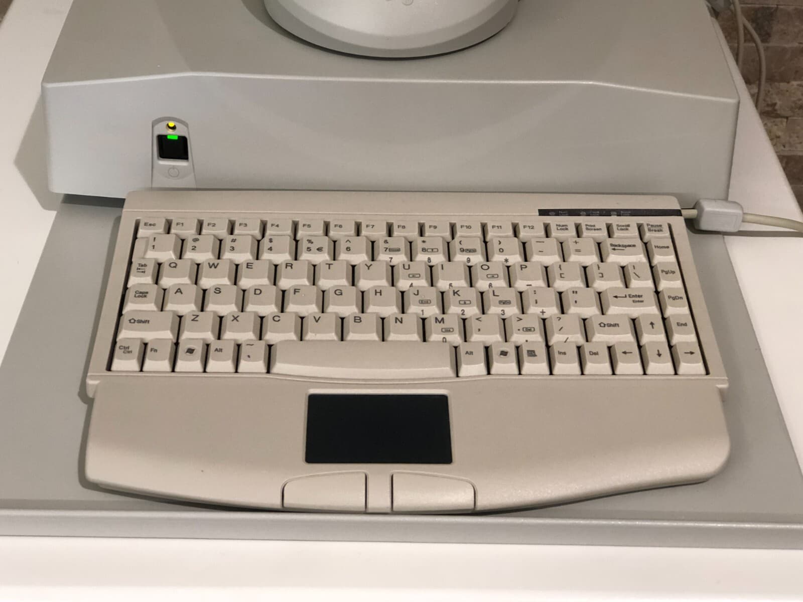 Carl Zeiss Atlas 9000 Topographer with Keyboard and Windows 10 3