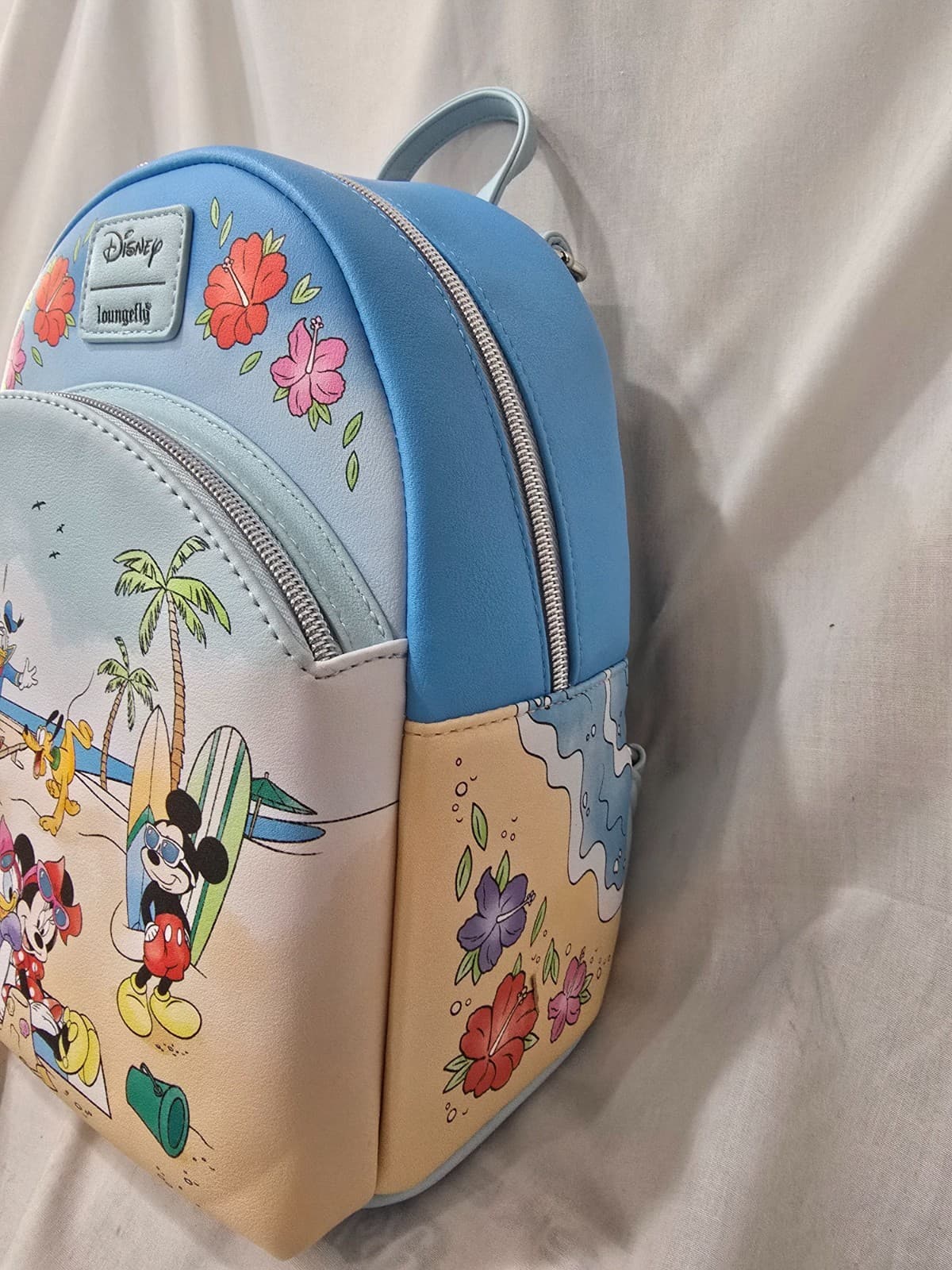 Loungefly Disney Mickey Mouse and Friends Beach Day Mini Backpack **BRAND NEW** 2