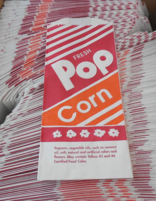 3000 Count Gold Medal # 2053 1 Oz.  #3  3-1/2" x 2-1/4"  x  8" Popcorn Bags 3