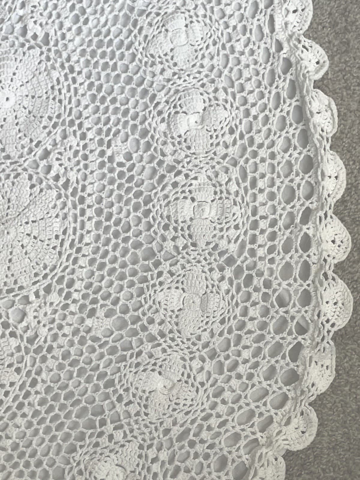 Vintage bright white cotton Crocheted Christmas Tree Skirt fully Lined 48" Round 4