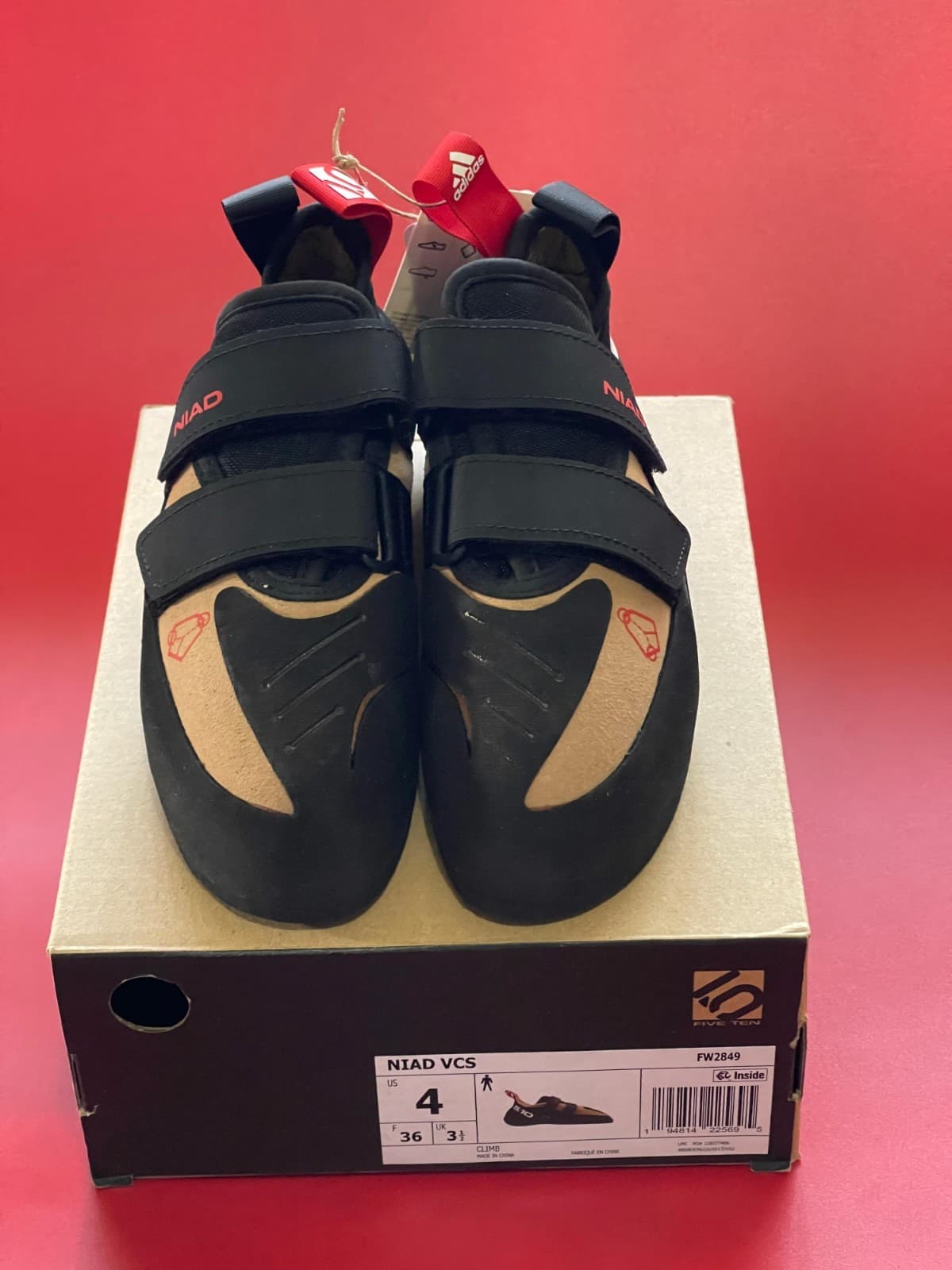 NEW! Adidas Five Ten Niad VCS Size:4 US Climbing Shoes Tan/Black FW2849 4