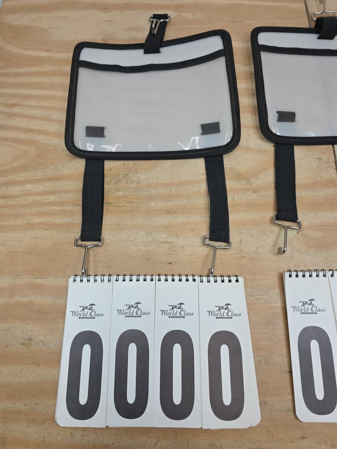 World Class Equine WINNING NUMBERS CASE w/ Numbers For horse saddle Show ~ 2 2